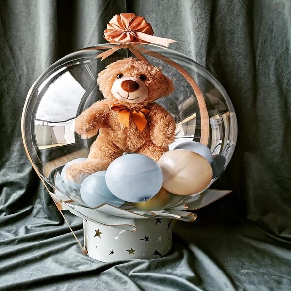 खेलौना बन्नीको साथ बोबो बेलुन